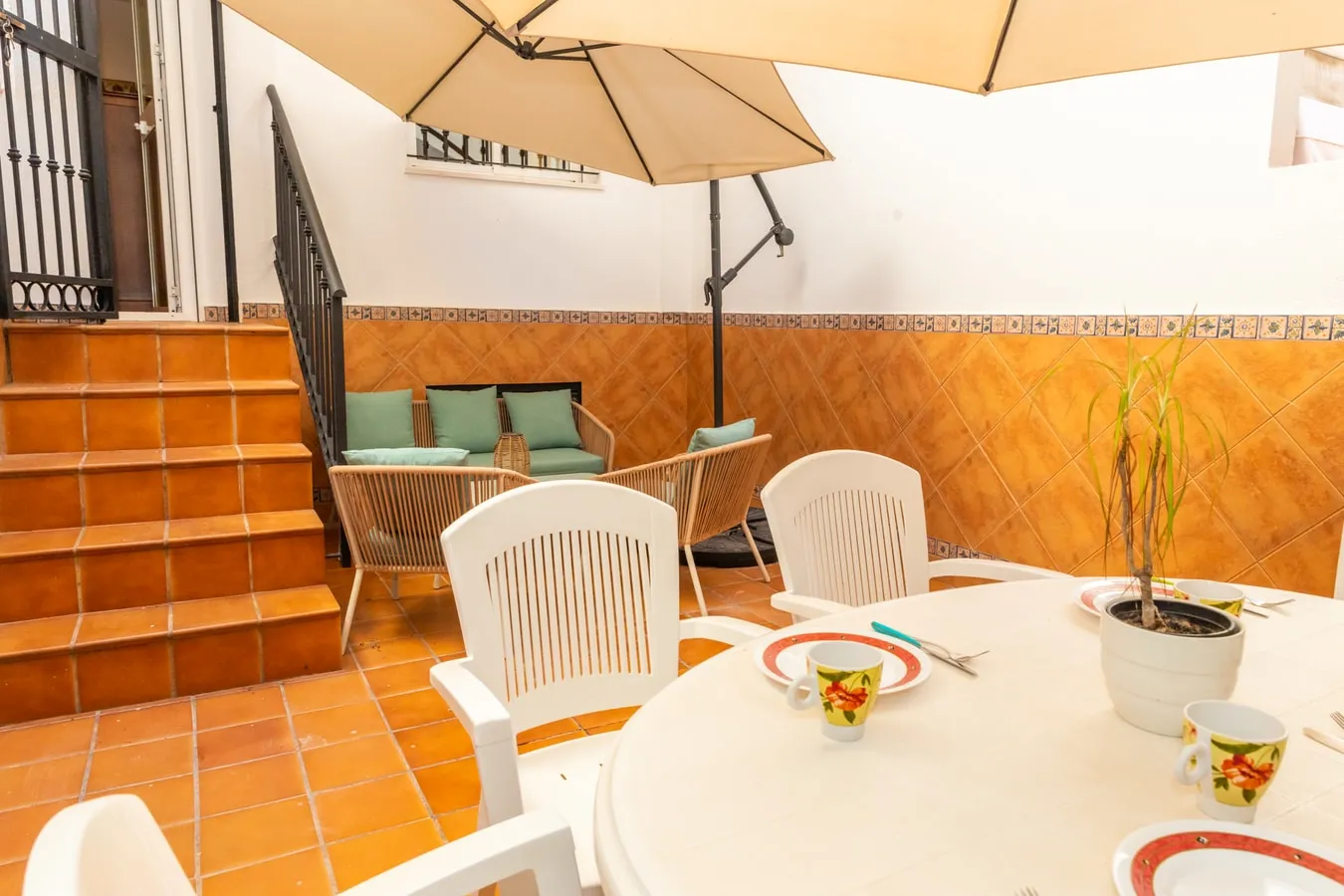 Casa El Lance: Patio junto al Paseo Marítimo — foto 5