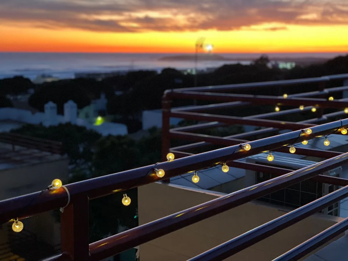 Junto al mar en Los Caños: Terraza y piscina — foto 25