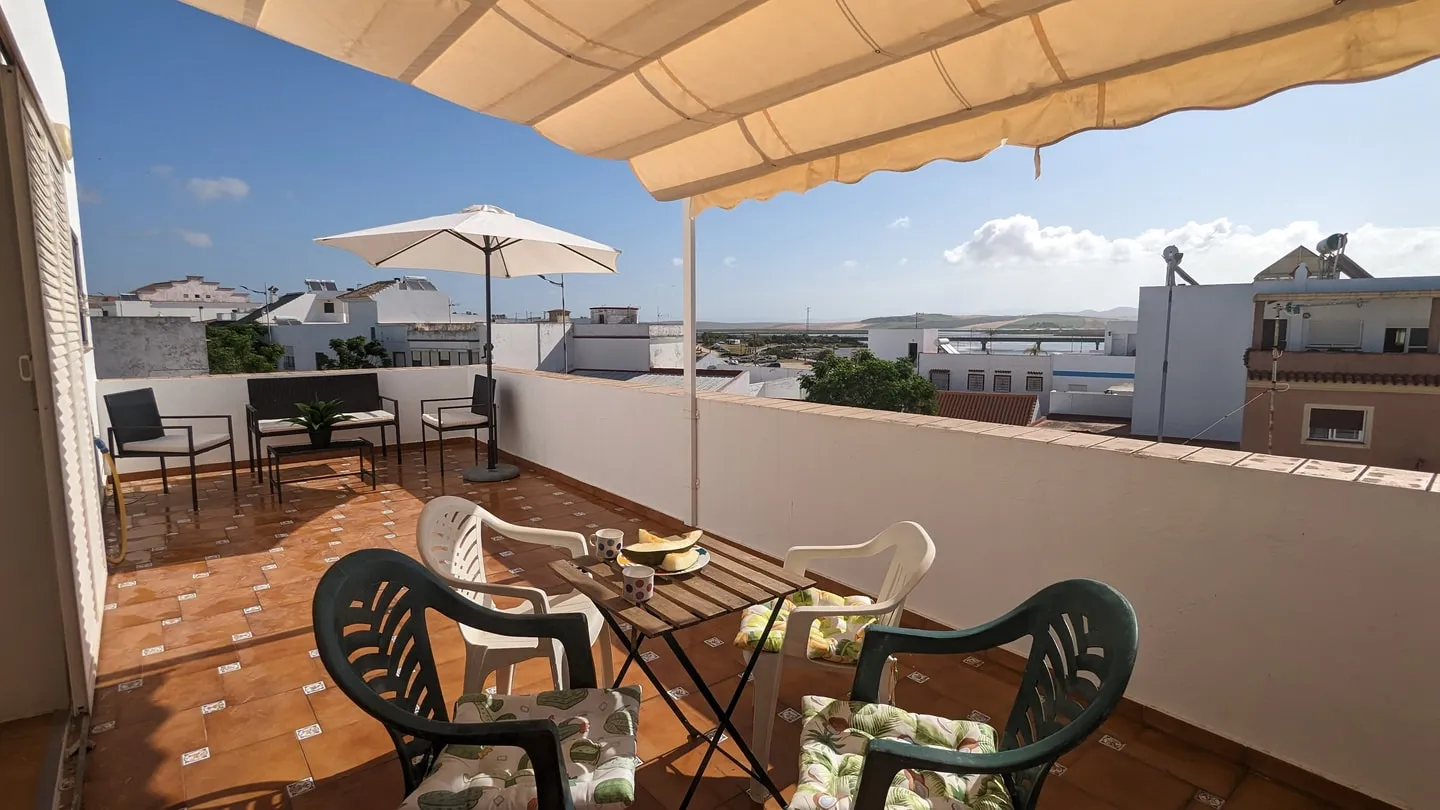 Ático Levante: Terraza frente a las marismas — Barbate