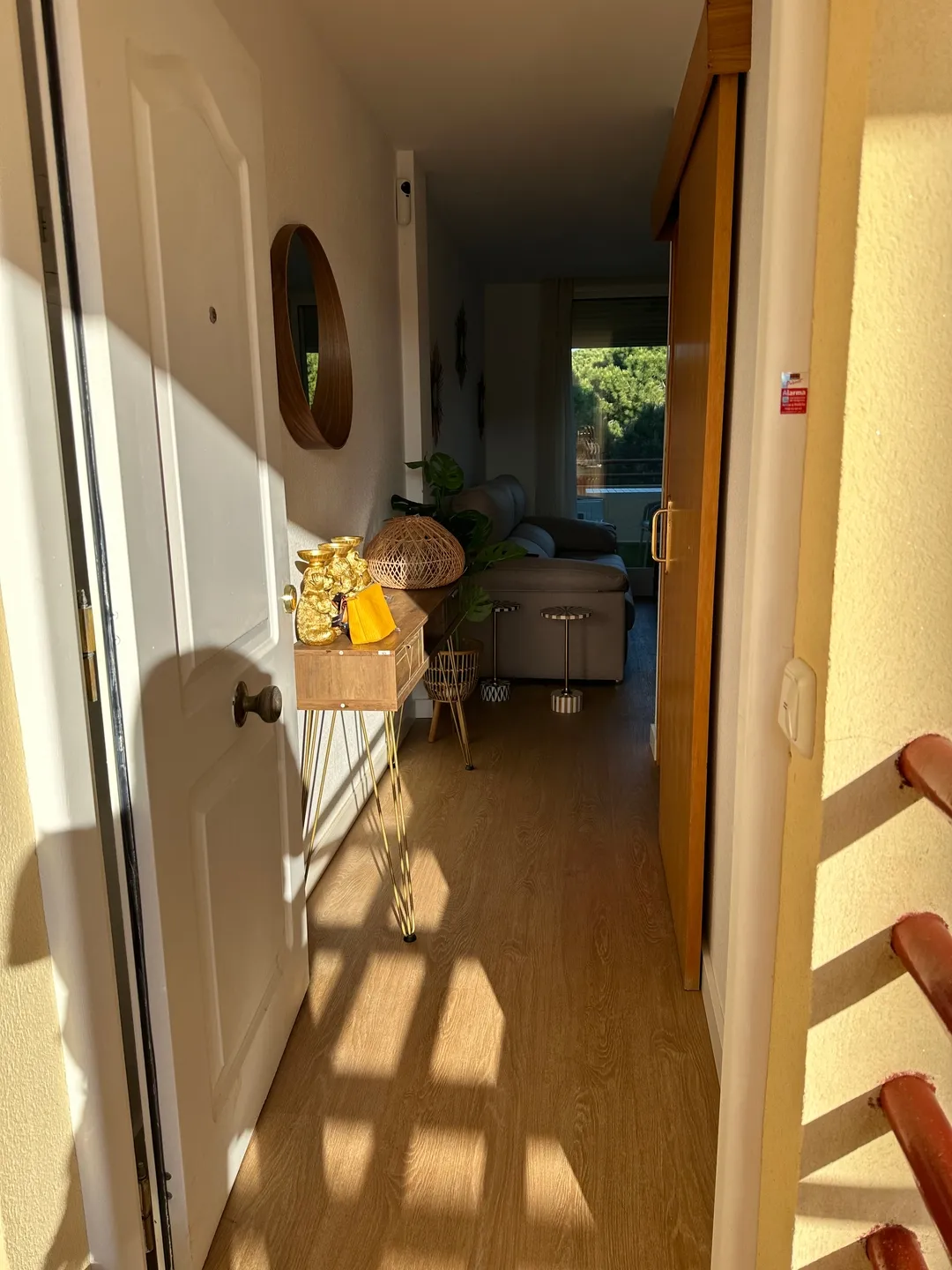 Cerca de la playa: piscina, sol y calma — foto 8