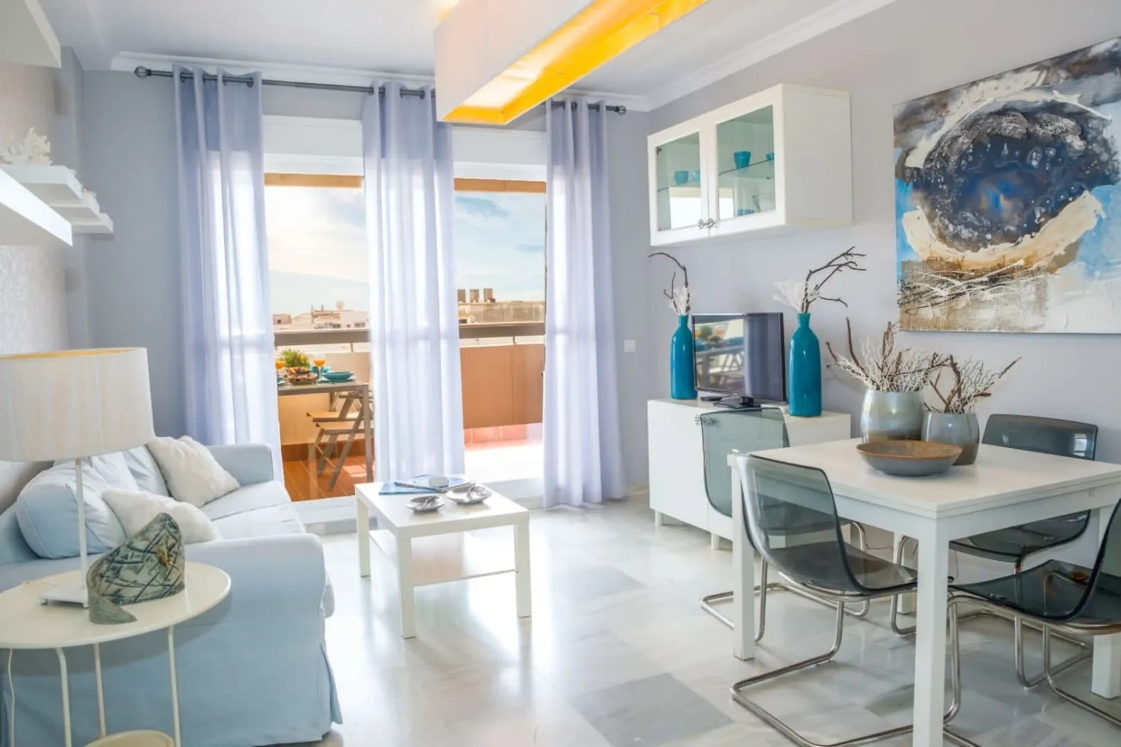 Casa con terraza junto al Paseo Marítimo — Barbate